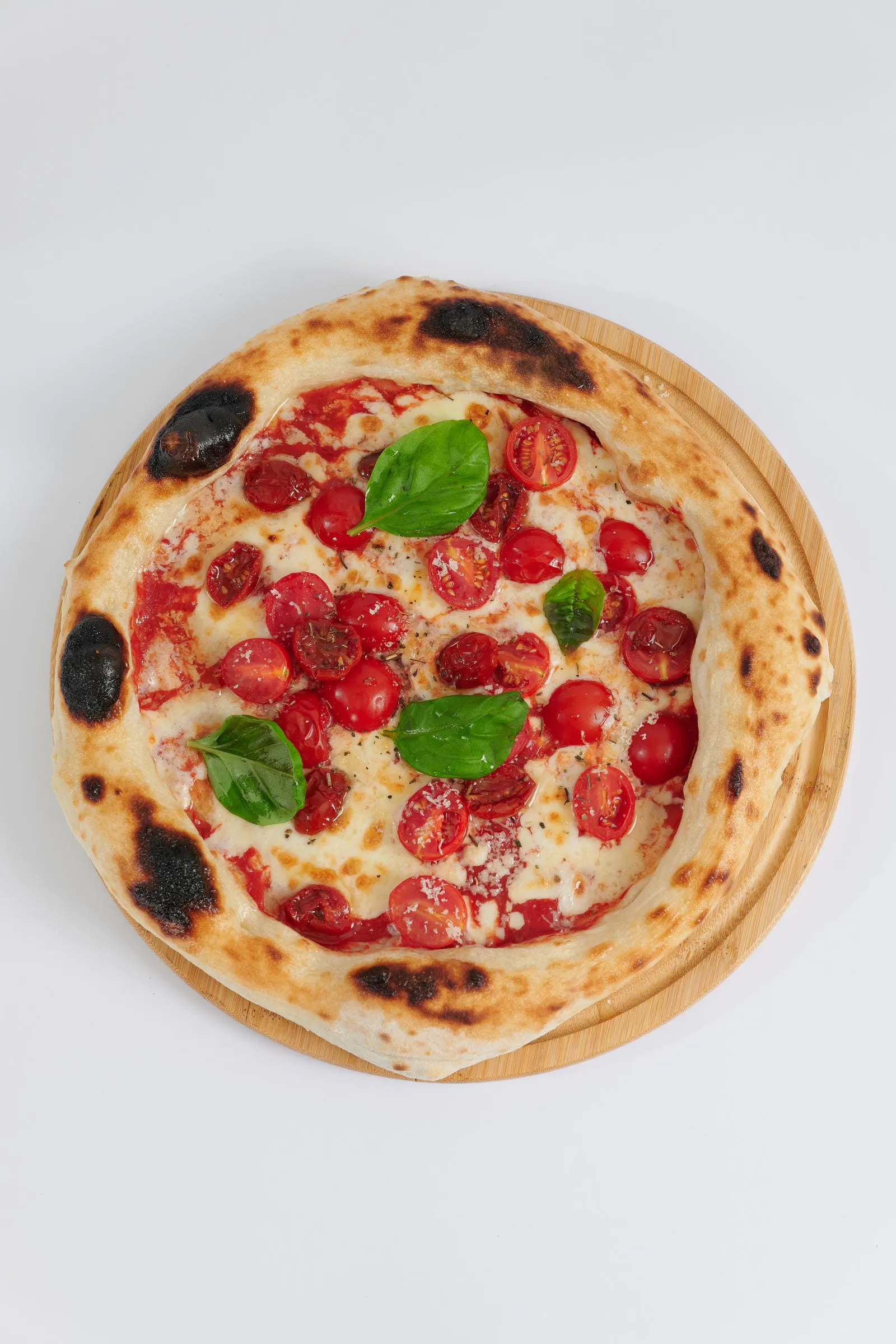 Пицца Маргарита с вялеными томатами