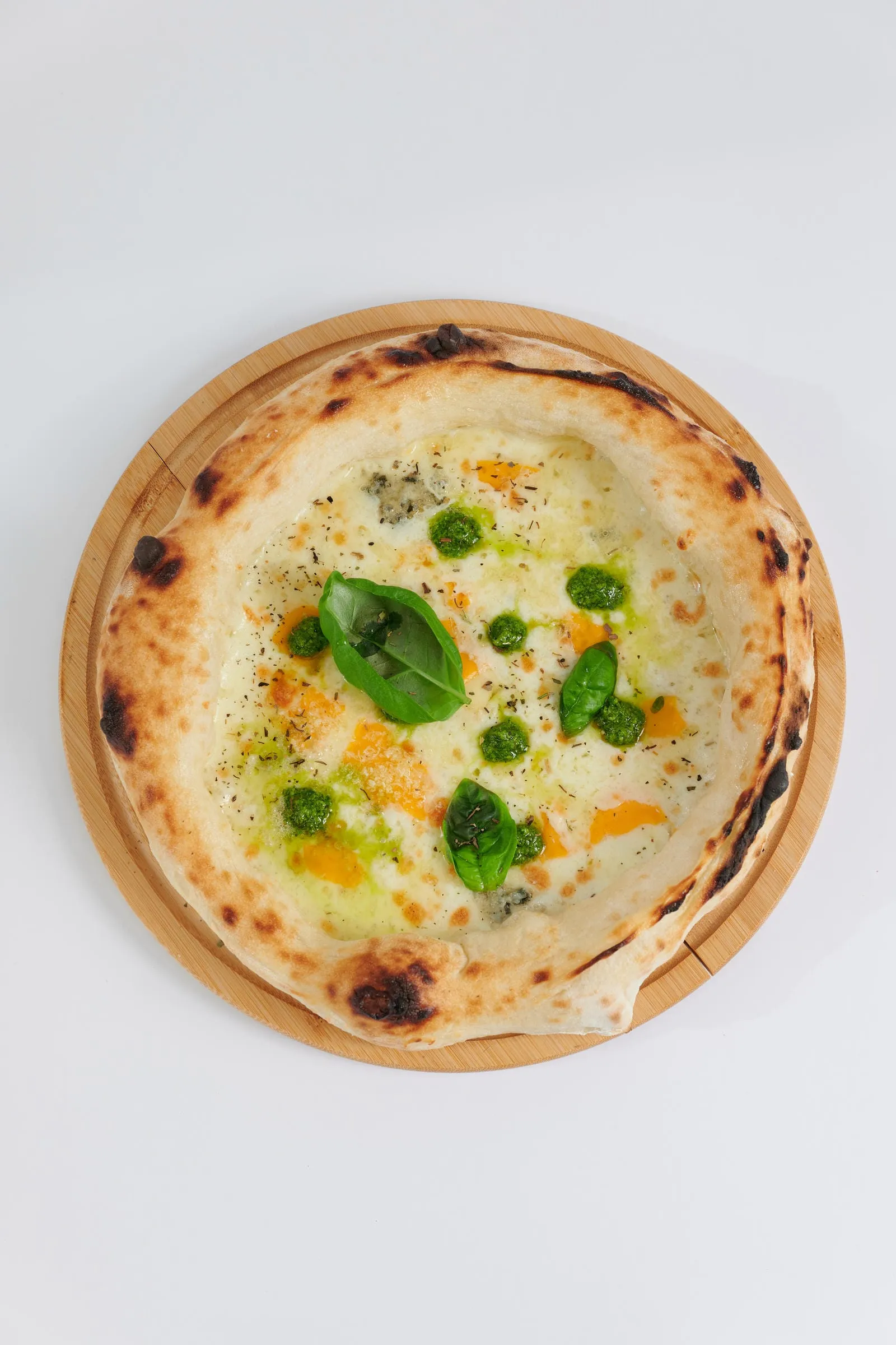 Пицца 4 сыра с песто