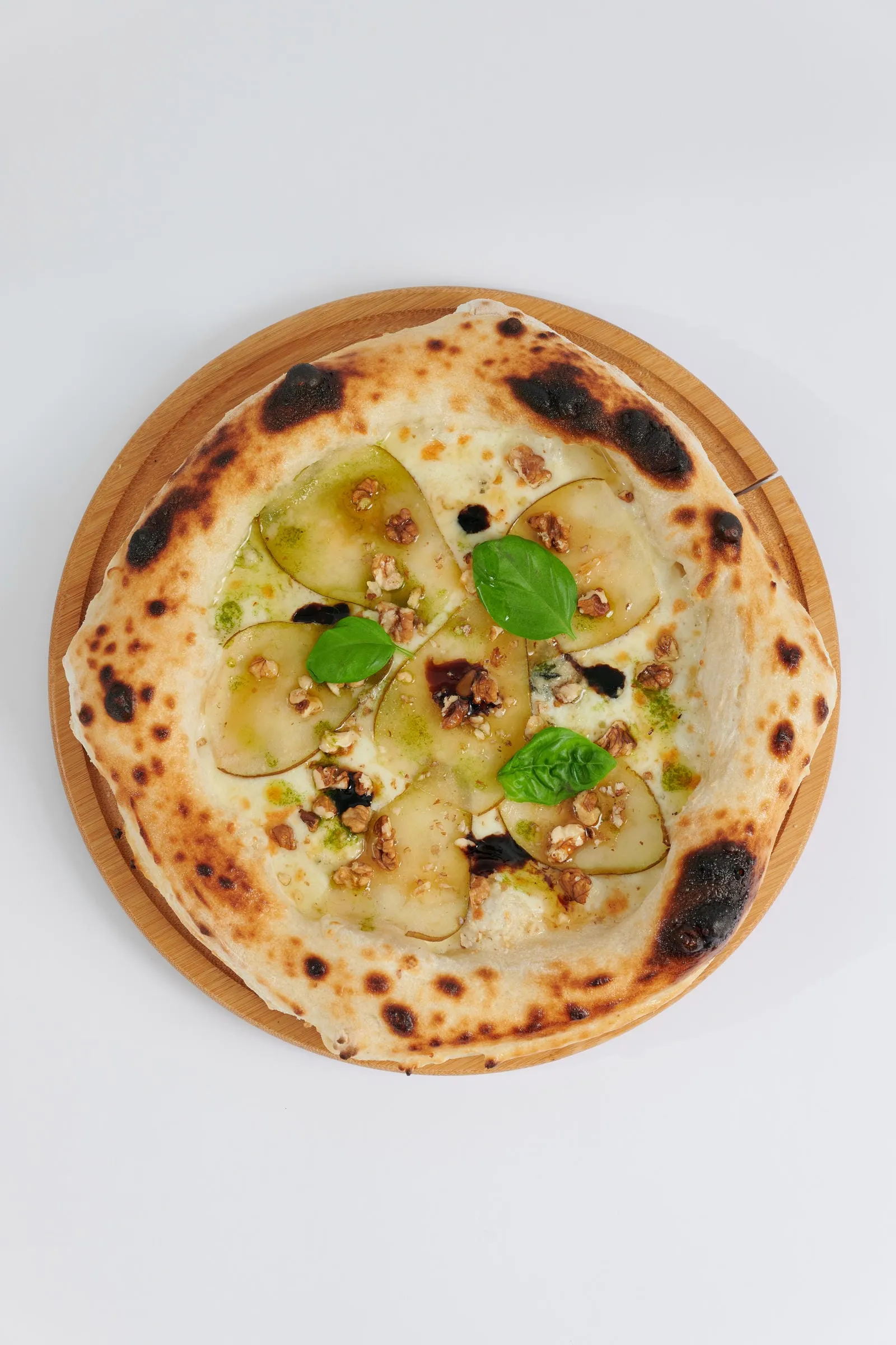 Пицца груша и горгонзолла