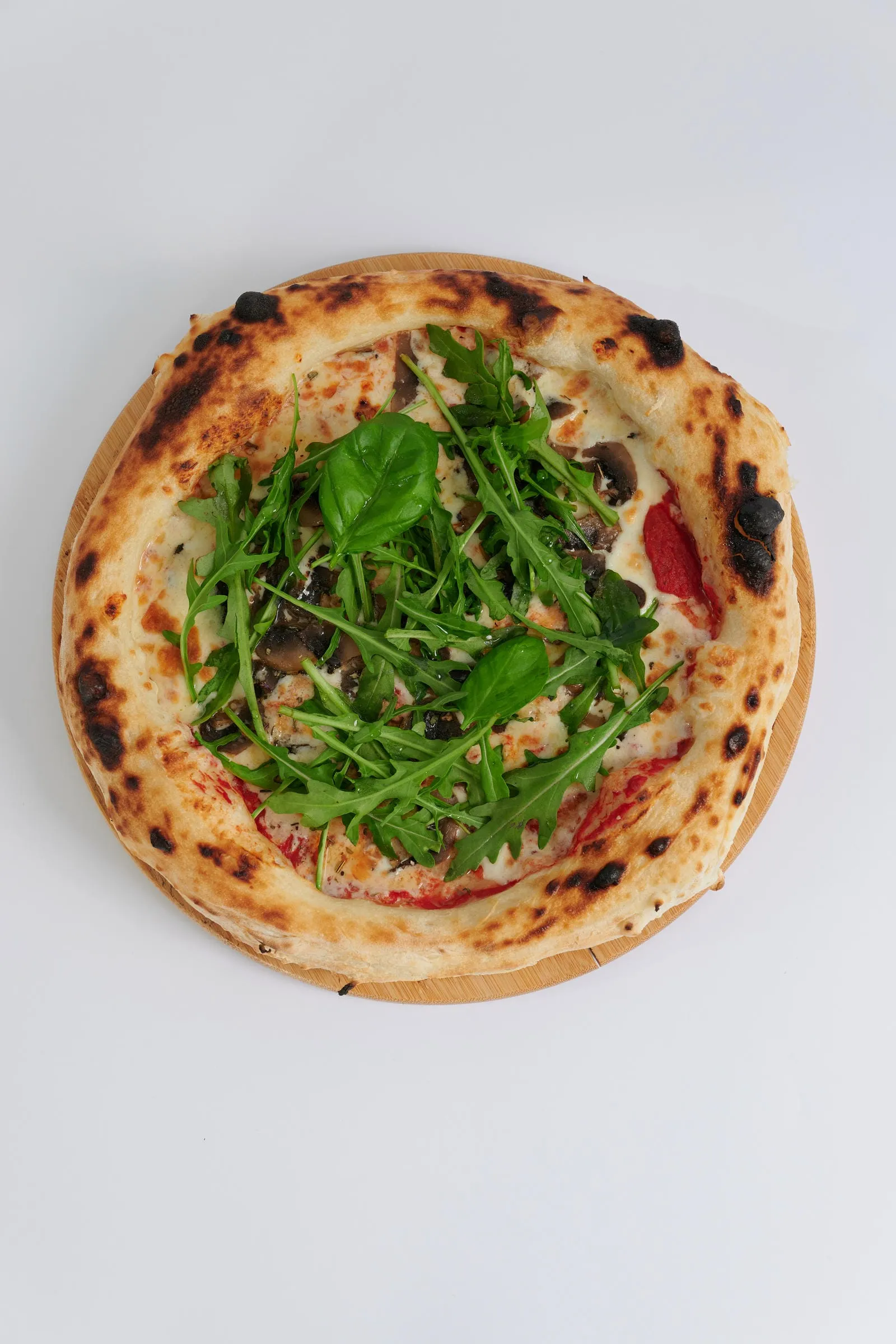 Пицца с грибами и трюфельным маслом